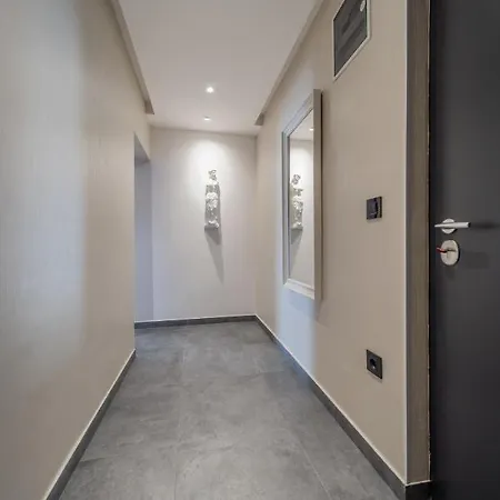 Rei Lux Apartment *